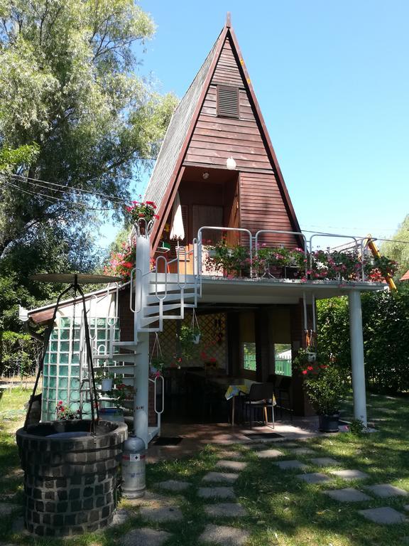 Tiszavirag Nyaralohaz Villa Segedin Dış mekan fotoğraf
