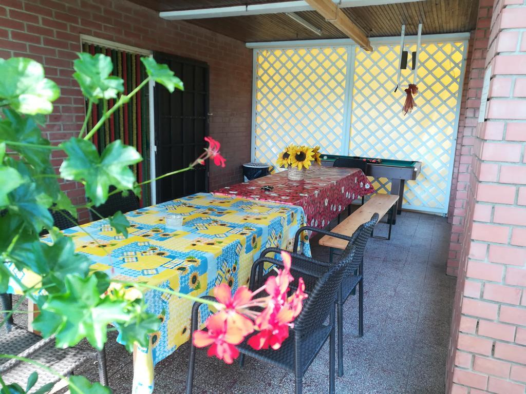 Tiszavirag Nyaralohaz Villa Segedin Dış mekan fotoğraf