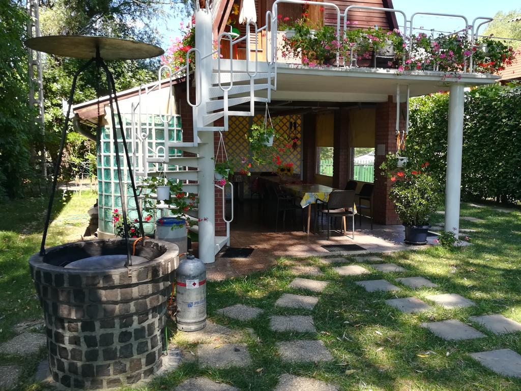 Tiszavirag Nyaralohaz Villa Segedin Dış mekan fotoğraf