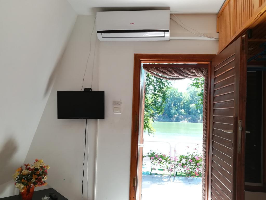 Tiszavirag Nyaralohaz Villa Segedin Dış mekan fotoğraf
