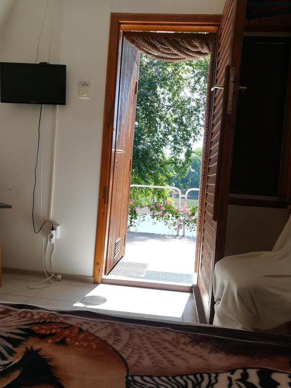 Tiszavirag Nyaralohaz Villa Segedin Dış mekan fotoğraf